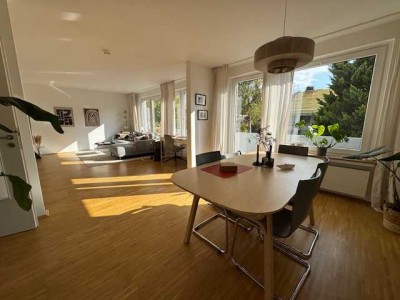 Sonnige, sanierte  3 Zi, mit EBK und Balkon, in 3 Familienhaus