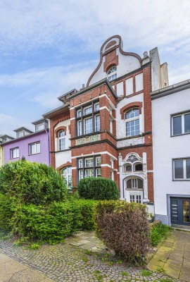 Charmantes Dreiparteienhaus mit Stilfassade in bevorzugter Lage (teilsaniert) - leerstehend