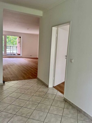 Hochwertige 3-Zi-Wohnung (90qm) in HH-Winterhude mit Balkon, TG-Stellplatz u. Zugang zum Alsterkanal
