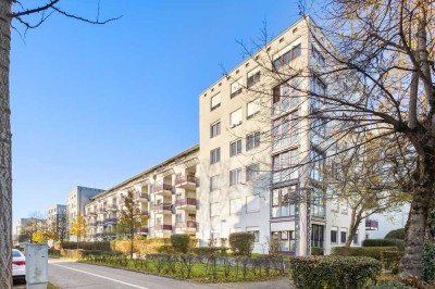 Immobilie mit Potenzial: Freie 2-Zimmer-Eigentumswohnung mit Dachterrasse in Haunstetten!