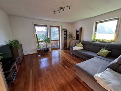 Gepflegte 4-Zimmer-Wohnung mit Balkon in Gerolfing