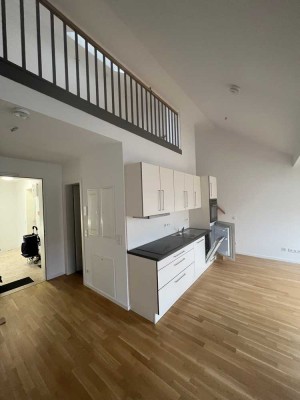 Top Wohnung im Dachgeschoss !! Besichtigung am Sonntag 14.12. / 10:00 Uhr !!