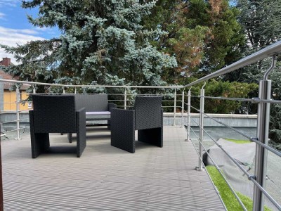 ERSTBEZUG: TOLLE 4 ZIMMERWOHNUNG MIT EBK, TERRASSE UND STELLPLATZ