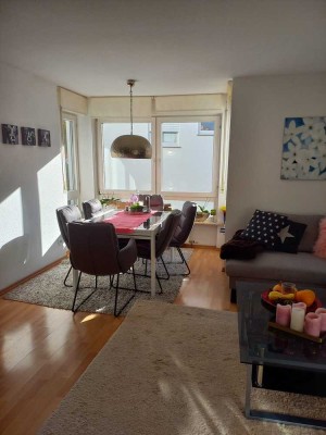 Schöne helle 2-Zimmerwohnung in Tamm zu vermieten.