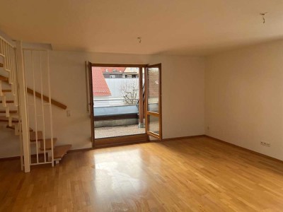 Moderne, sonnige 3-Zimmer-Maisonette-Wohnung mit Loggia, Kellerabteil, Waschraum, TG-Stellplatz