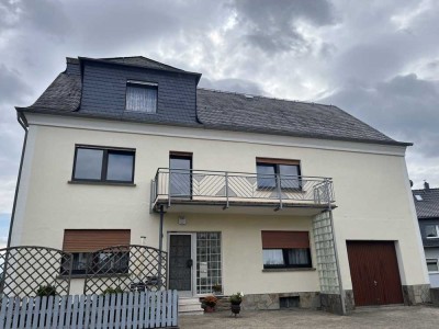Preiswerte, gepflegte 3-Zimmer-Wohnung 2 Balkonen und schöner Aussicht