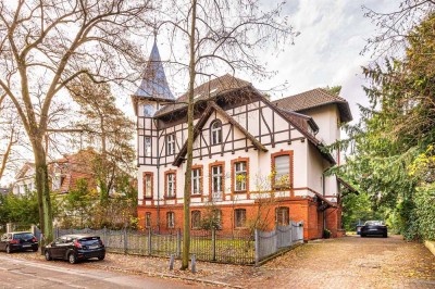 Exklusive Grunewald Lage I Charmante Dachgeschosswohnung mit Terrasse, Galerie und Stellplatz