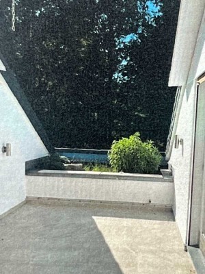 Geschmackvolle 3-Raum-Wohnung mit Balkon in Berlin Grunewald (Wilmersdorf)