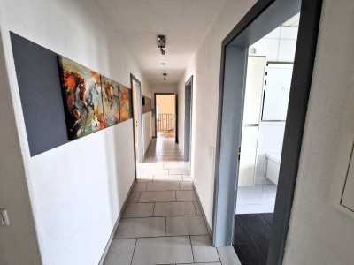 Dachgeschosswohnung mit Gartenidylle & Einbauküche – Wohnen mit Wohlfühlfaktor in Fröndenberg-Ostbür