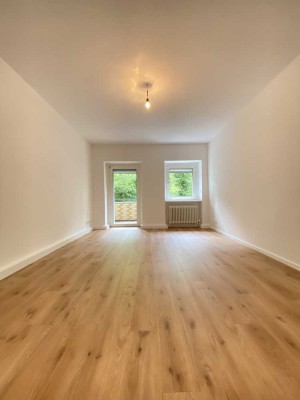 Sanierte 3 Zimmerwohnung mit Einbauküche und Balkon