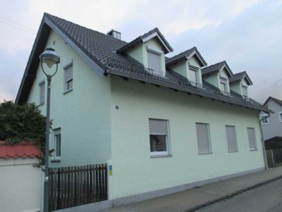 Günstiges, vollst. renoviertes 5-Zimmer-Mehrfamilienhaus mit geh. Innenausstattung