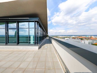 Penthouse-Traum mit 180-Grad Dachterrasse: Lichtdurchflutetes Wohnerlebnis mit Blick über die gesamt
