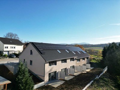 Erstbezug: Modernes Neubau-Reihenmittelhaus in grüner und zentraler Lage von Eislingen