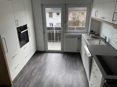 Frisch renovierte Wohnung mit großem Südbalkon – Erstbezug nach Sanierung!