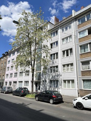 *SEHR ZENTRALE LAGEN* - 3 ZI WOHNUNG MIT POTENZIAL