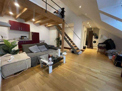 Helle Wohnung mit offener Schlafgalerie & EBK – mitten in Thalfang