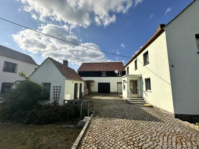 Freistehendes Wohnhaus mit Nebengebäude und Hof in ruhiger Lage bei Radeburg