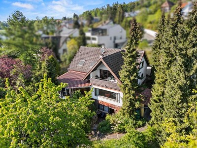Großzügiges Einfamilienhaus mit Einliegerwohnung in bevorzugter Wohnlage