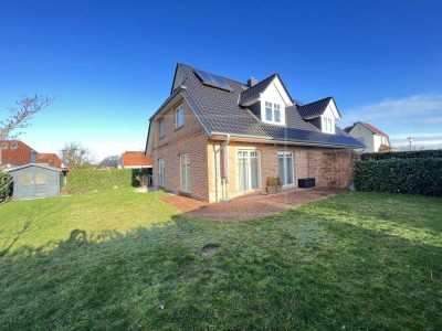 Moderne Doppelhaushälfte mit Garten und wohnlich ausgebautem Keller in ruhiger Lage von Pinneberg