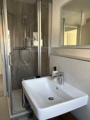 Vollständig renovierte 3-Zimmer-Wohnung mit Balkon und EBK in Bendorf