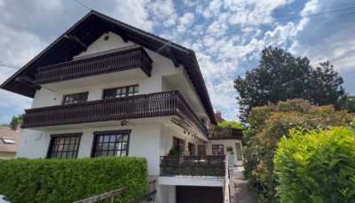 Freistehendes Mehrfamilienhaus mit riesigem Garten, ruhige, gehobene Lage in Zarten