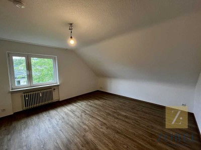 Ankommen & Wohlfühlen! Frisch renovierte 3-Zimmer Dachgeschosswohnung!