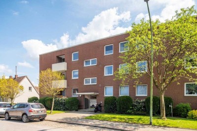 Renovierte 4-Zimmer-Wohnung in Bremerhaven mit Balkon