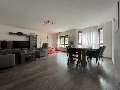 Familien aufgepasst - 4 Zimmer, 2 Balkone und Garage!