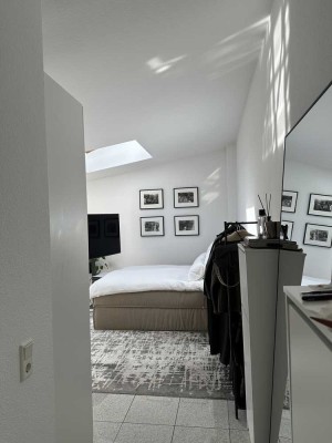 Stilvolle 1-Zimmer-Wohnung mit Balkon und Einbauküche in Düsseldorf