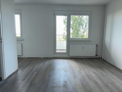 Erste eigene Wohnung in Lichtenberg mit Aufzug und Balkon!