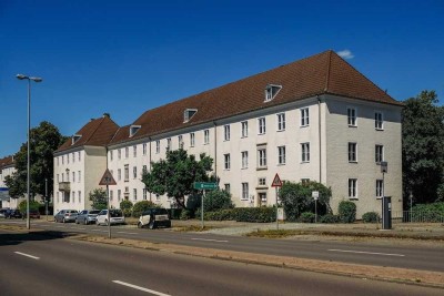 2-Zimmer-Wohnung mit Tageslichtbad // EG links
