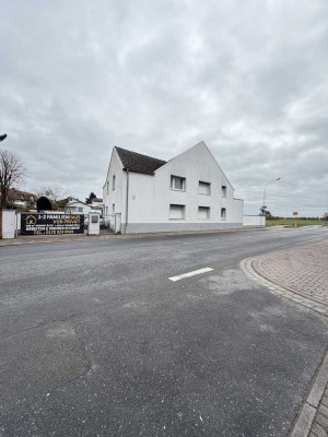 1-2-Familienhaus mit ca.300 m² Wfl.auf großzügigem 1.050-m²-Grundstück-ideal für Wohnen und Arbeiten