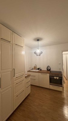 � Schöne 1-Zimmer-Wohnung mit Balkon und Einbauküche in Schwabing – Nachmieter gesucht (befristet)