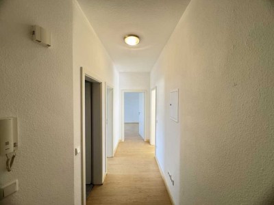 Charmante Altbauwohung sucht neuen Mieter.