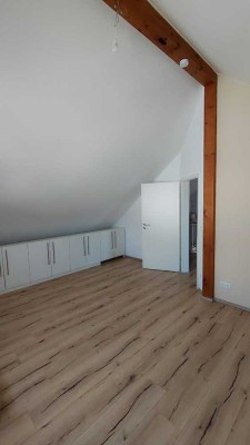 Teilmöblierte, gut gepflegte 4,5-Zimmer-Maisonette-Wohnung