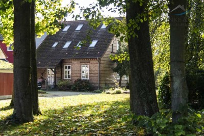 +++ gepflegte Gutshaus-Hälfte mit großem Grundstück und Saunahaus|Seltenheit +++