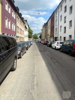 Attraktive Kapitalanlage: Vermietete 3-Zimmer-Wohnung mit Balkon in Krefeld-Cracau