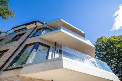 PARKLAGE – Exklusive, neuwertige 3-Zimmer-Erdgeschosswohnung mit Einbauküche