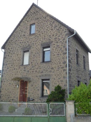 Schönes Haus im Grünen mit drei Zimmern in Mayen-Koblenz (Kreis), Andernach-Miesenheim