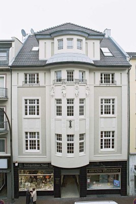 Godesb./Citylage: top 3-Raum-Galerie-Maisonette-Wohnung + Dachterrasse + inkl. schicker Einbaukü