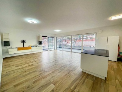 Lichtdurchflutetes Penthouse mit großer Dachterrasse und TG-Stellplatz