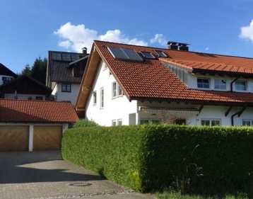 EXKLUSIVE DOPPELHAUSHÄLFTE