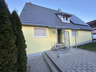 Hochwertig renoviertes Wohnhaus zum attraktiven Preis, nahe Bamberg, PV-Anlage, Terrasse, Carport
