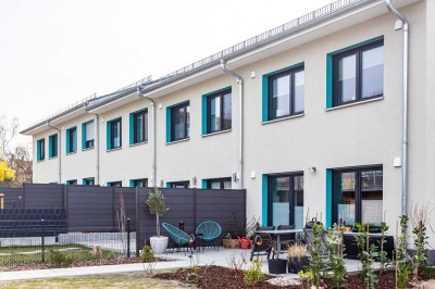 Erstbezug: neues Reihenendhaus! 123m² Wfl, 5 Zimmer, 2 Bäder, Effizienzhaus 40, großer Garten