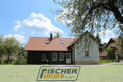 TOP-SANIERT - Entzückendes Einfamilienhaus im Grünland mit 1804 m² großem Grundstück und Nähe zum Pferdegestüt