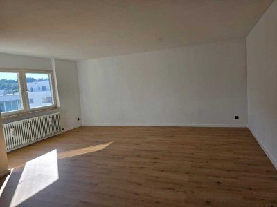 Erstbezug 3,5-Zi.-Whg. nach Renovierung mit Balkon, EBK & Aufzug in Göppingen-Zentrum