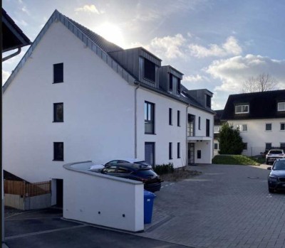 Barrierefrei- DG-Wohnung mit großen Gauben und Balkon in sehr guter Lage in Leverkusen Opladen