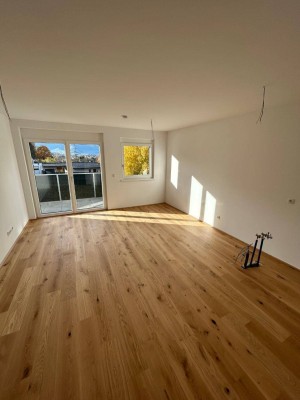 Sonnige 2 Zimmer-Wohnung mit großem Westbalkon in Neugötzens