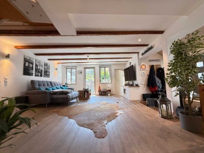 * Einziehen & Wohlfühlen! Modernisierte Maisonettewohnung * EBK + 2 TL-Bäder + 2 Terrassen *