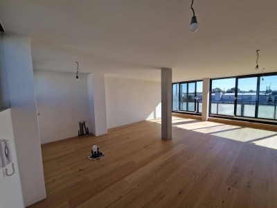 2-Zimmer Dachgeschoss Loft-Studio mit 71.59 m2-nah zur U2 Donauspital-Erstbezug nach Sanierung - Süd-Terrasse mit Fernblick